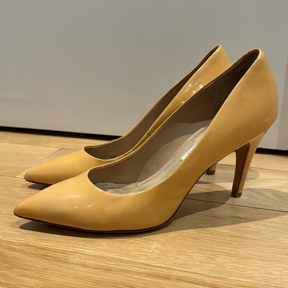 DVF Anette nude patent pumps size 10